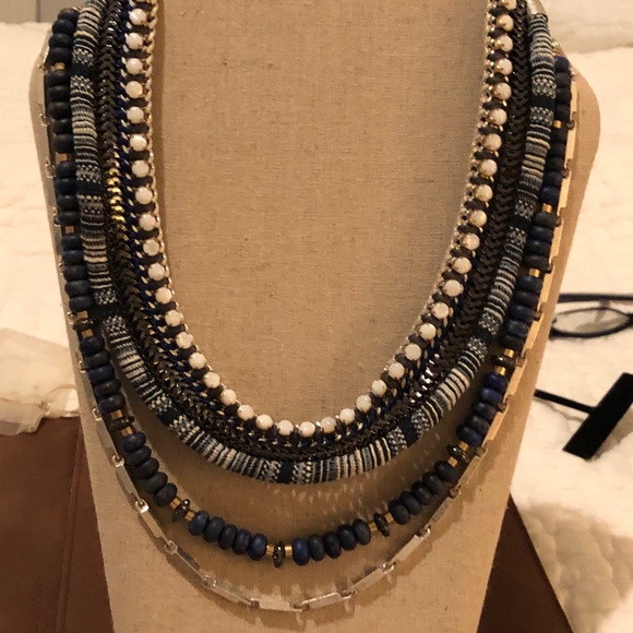 Two statement necklaces - Picture 11 of 14